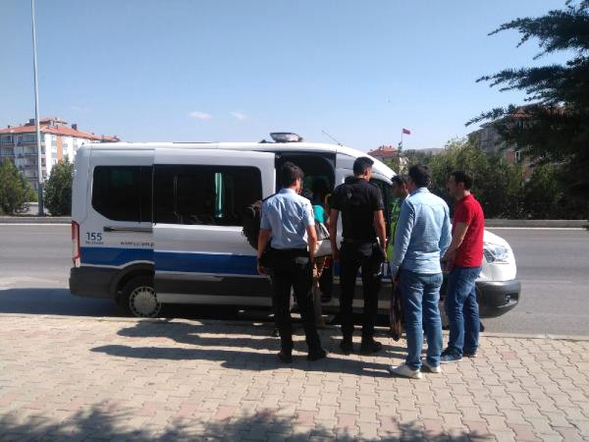 Kaçak Göçmen Taşıyan Otobüs Şoförü Tutuklandı