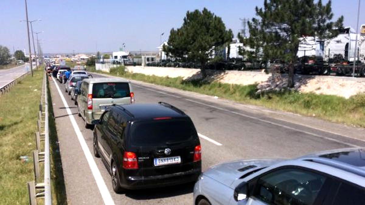 Kapıkule\'de Gurbetçilerin 5 Kilometre Dönüş Kuyruğu