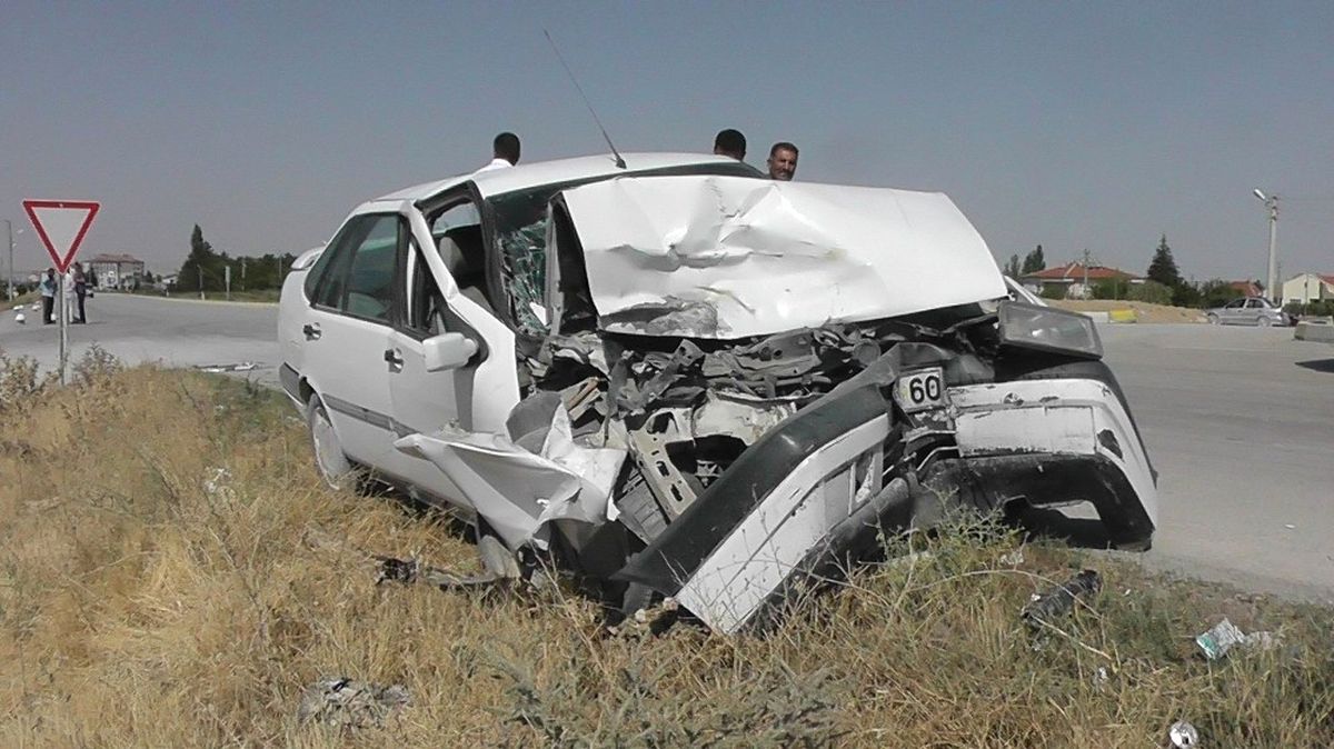 Kulu\'da Trafik Kazası: 3 Yaralı