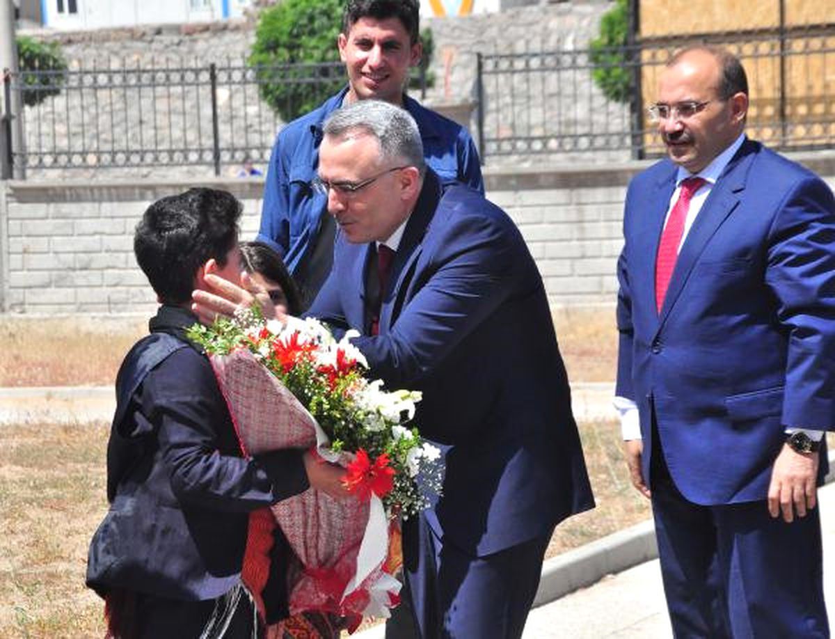 Maliye Bakanı Naci Ağbal Bitlis\'te