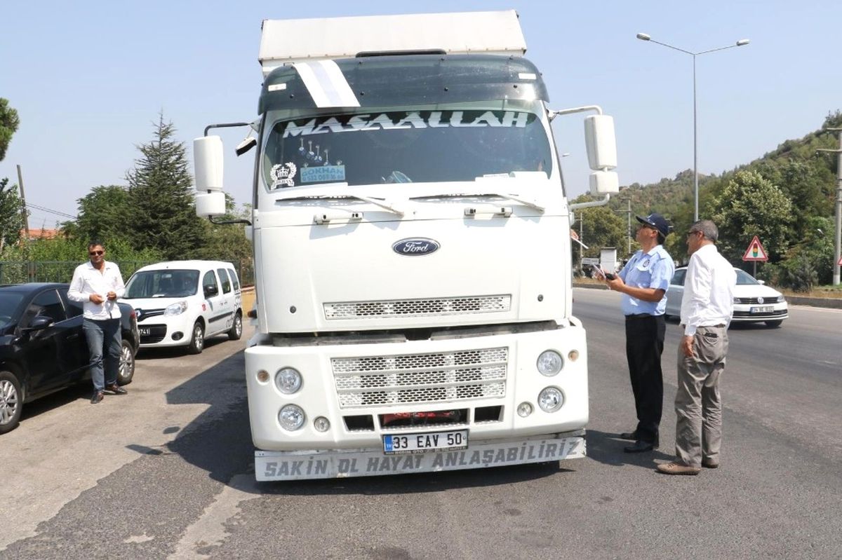 Manisa\'ya Kaçak Sebze Meyve Girişleri Sıkı Takip Altında