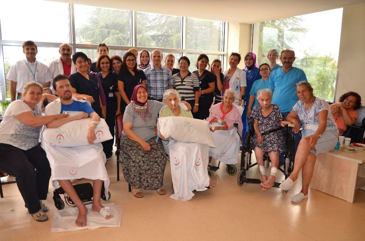 Mavi Hastanede Hastalara Sürpriz Program