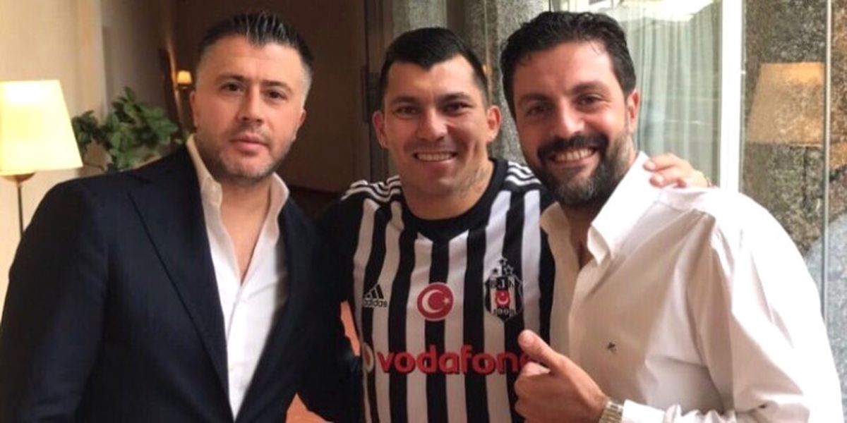 Medel Formayı Giydi