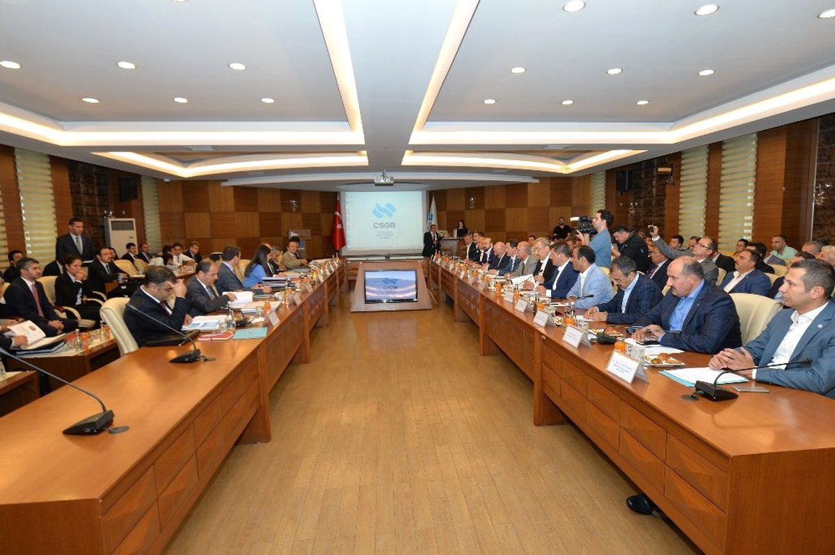 Memur-Sen\'den Toplu Sözleşme Masasında "Helal Gıda Sertifikalı" Dondurma İkramı