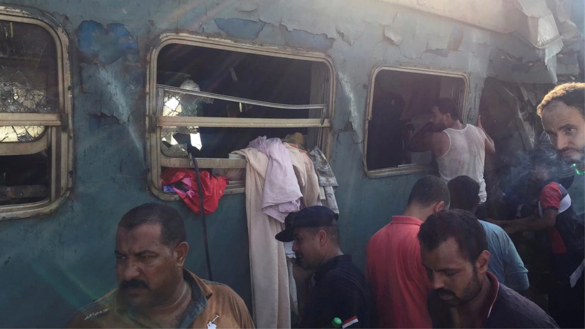 Mısır\'da İki Tren Çarpıştu: En Az 36 Ölü, 120 Yaralı