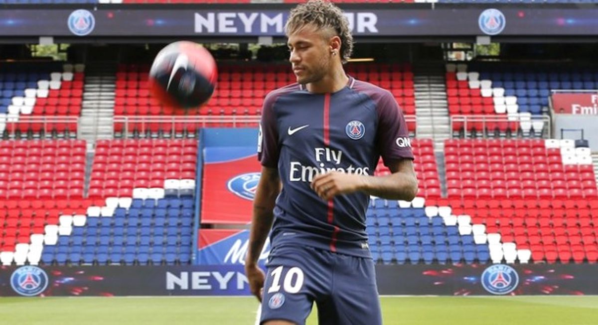 Neymar\'ın Lisansı Çıktı