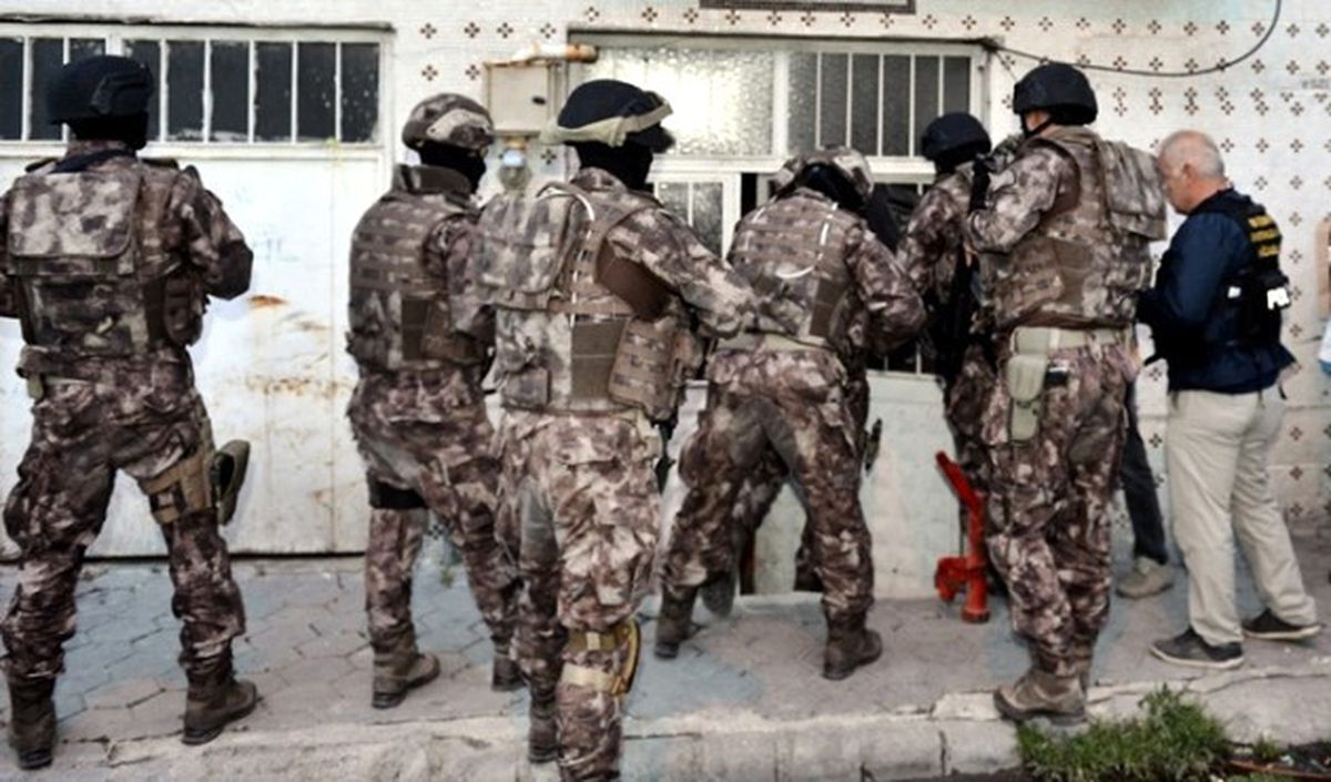 PKK ve Deaş\'a Operasyon: 44 Gözaltı