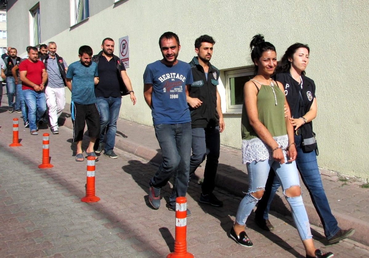 Şafak Operasyonunda Gözaltına Alınanlar Adliyeye Sevk Edildi