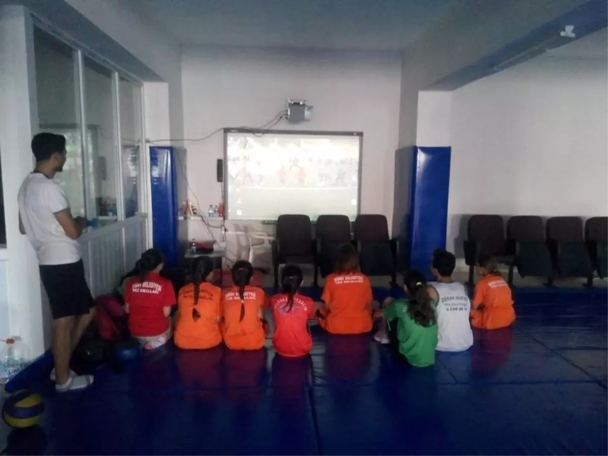 Simav\'da \'Görsel Cimnastik\' Eğitimi