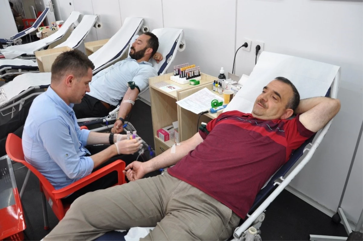 Simav\'da Madalyalı Kan Bağışı