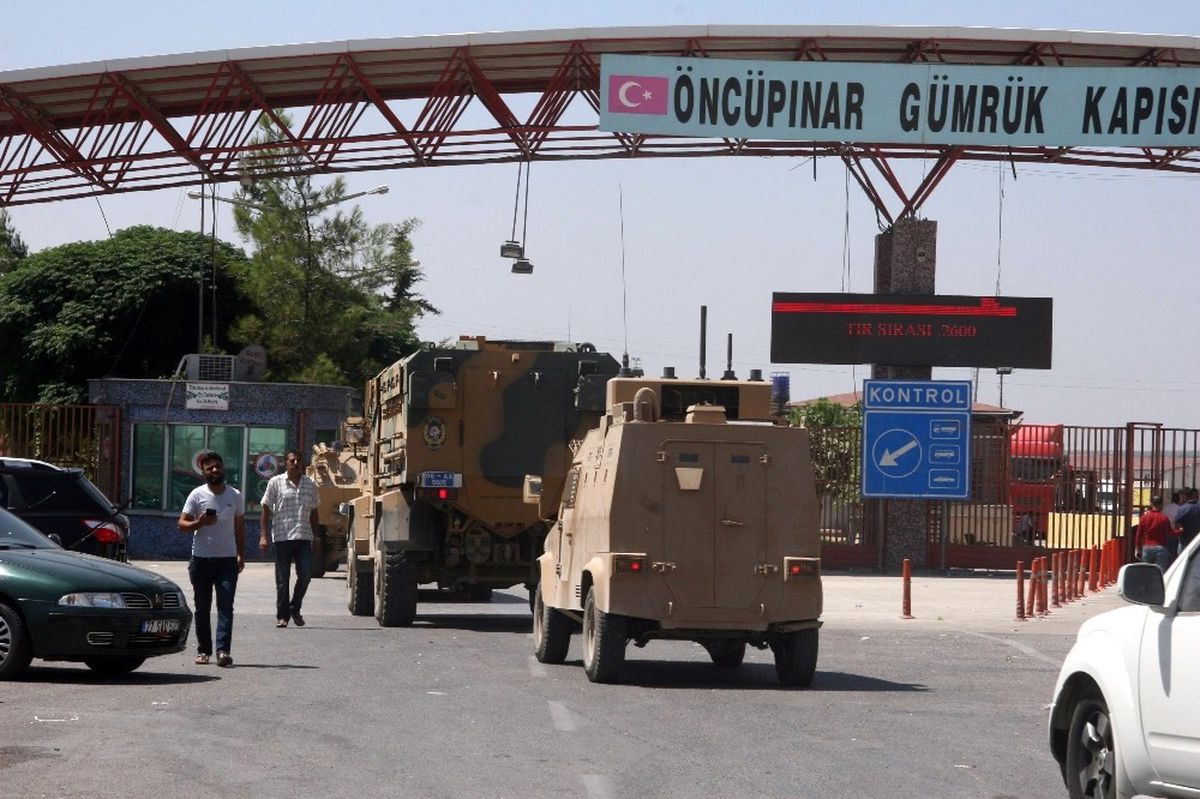 Sınırda Askeri Araç Yoğunluğu