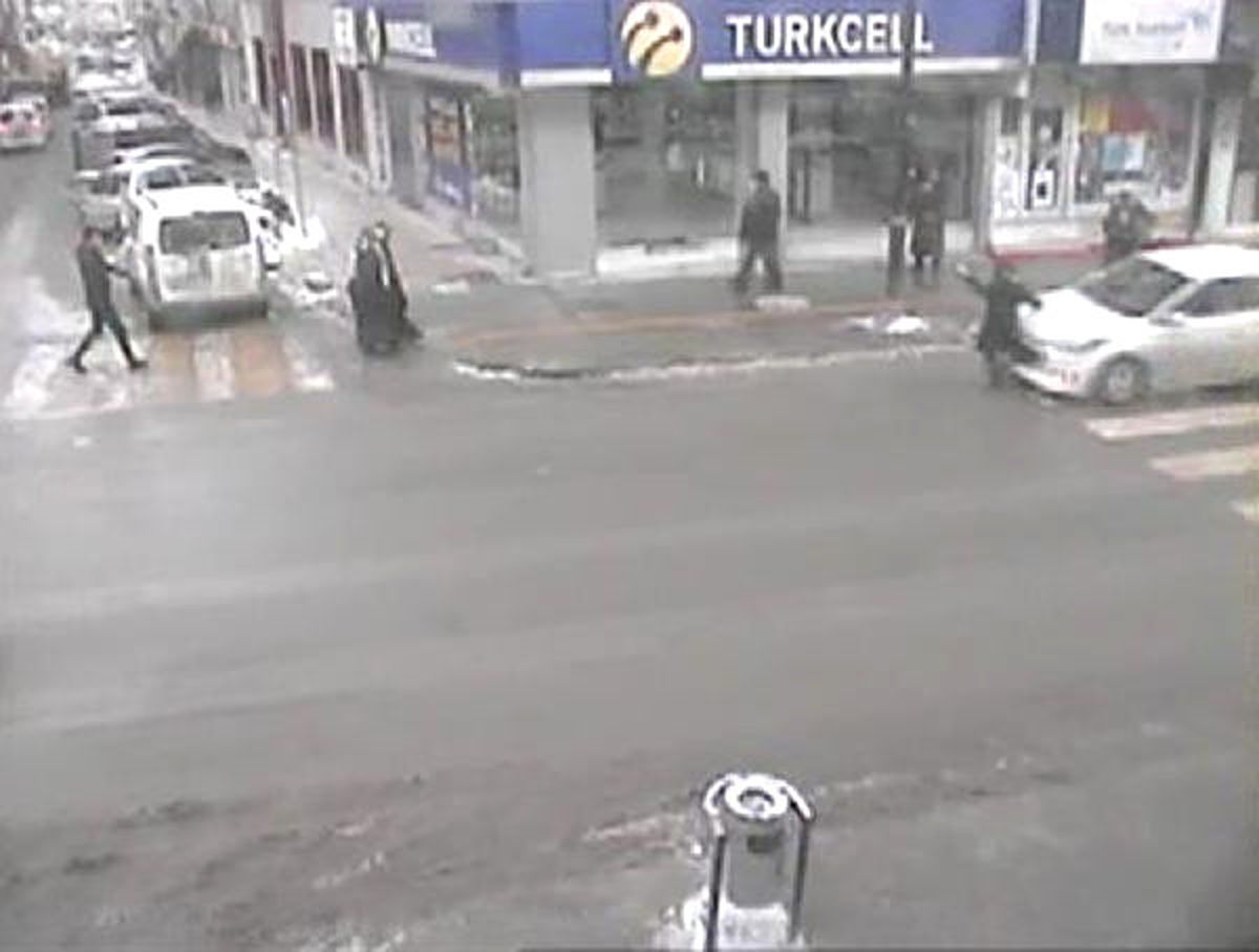 Sivas\'ta Trafik Kazaları Mobese Kameralarına Yansıdı