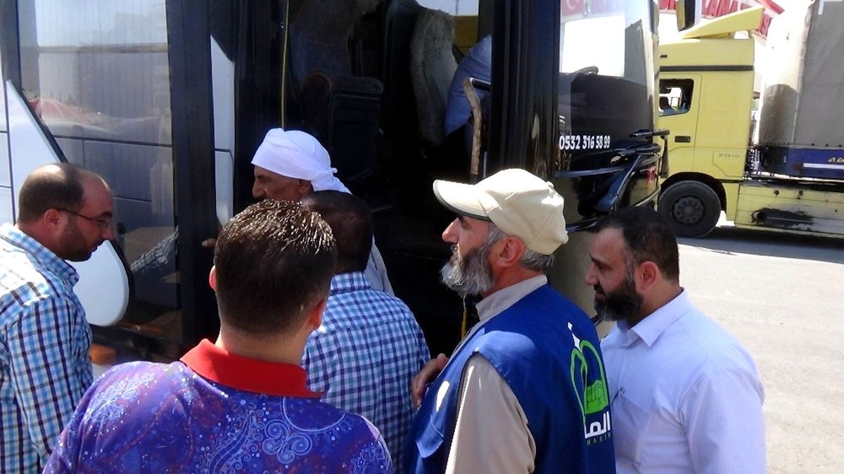 Suriyeli Hacı Adayları Türkiye Üzerinden Kutsal Topraklara Gidiyor