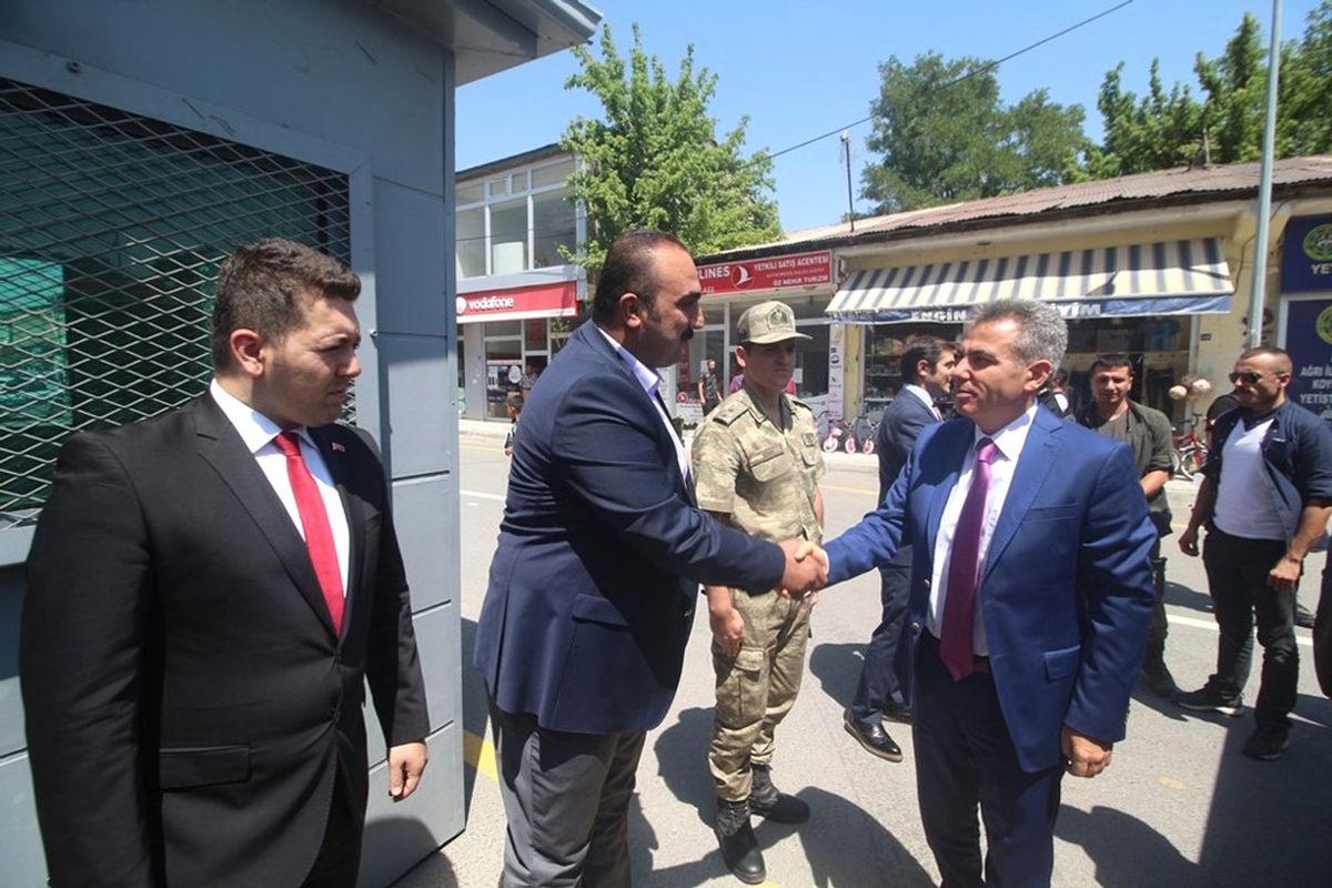 Vali Elban Tutak İlçesini Ziyaret Etti