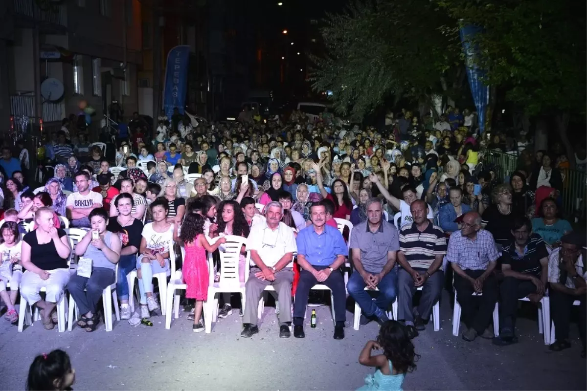 Yeni Mahallede Halk Konseri