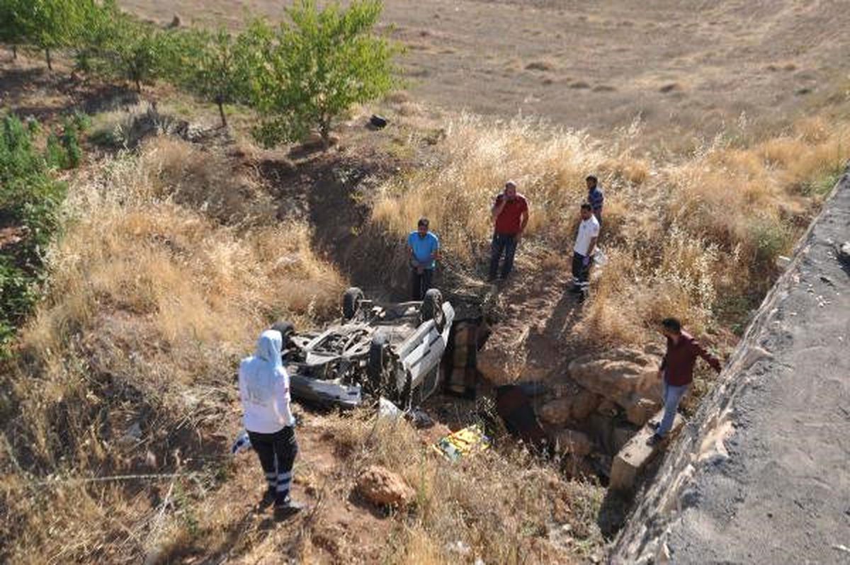 Adıyaman\'da Otomobil Devrildi: 2 Ölü