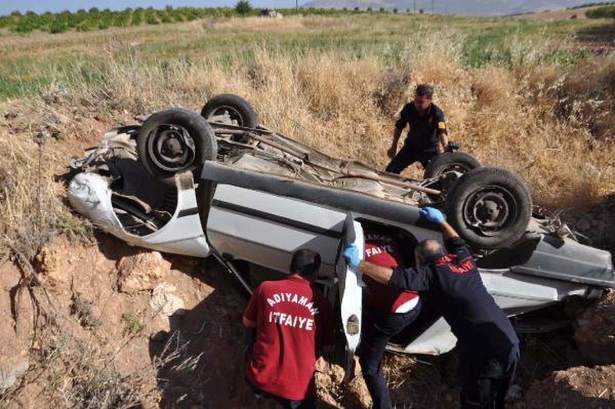 Adıyaman\'da Otomobil Devrildi: 2 Ölü
