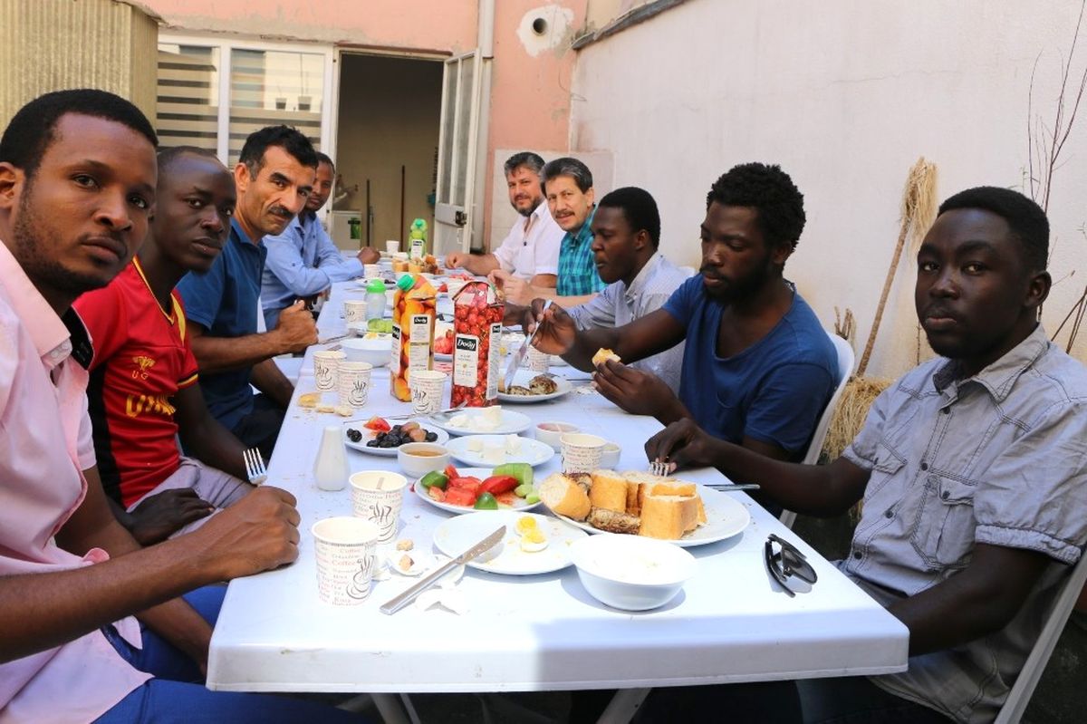 Afrikalı Öğrenciler \'Kardeşlik Kahvaltı Sofrası\'nda Buluştu