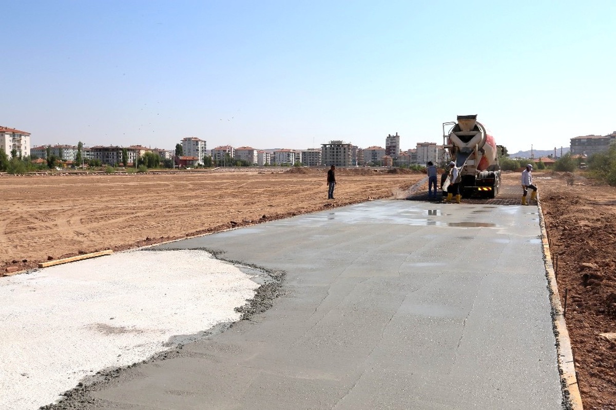 Aksaray\'da Uluırmak Rekreasyon Alanı ve Kent Parkında Çalışmalar Sürüyor
