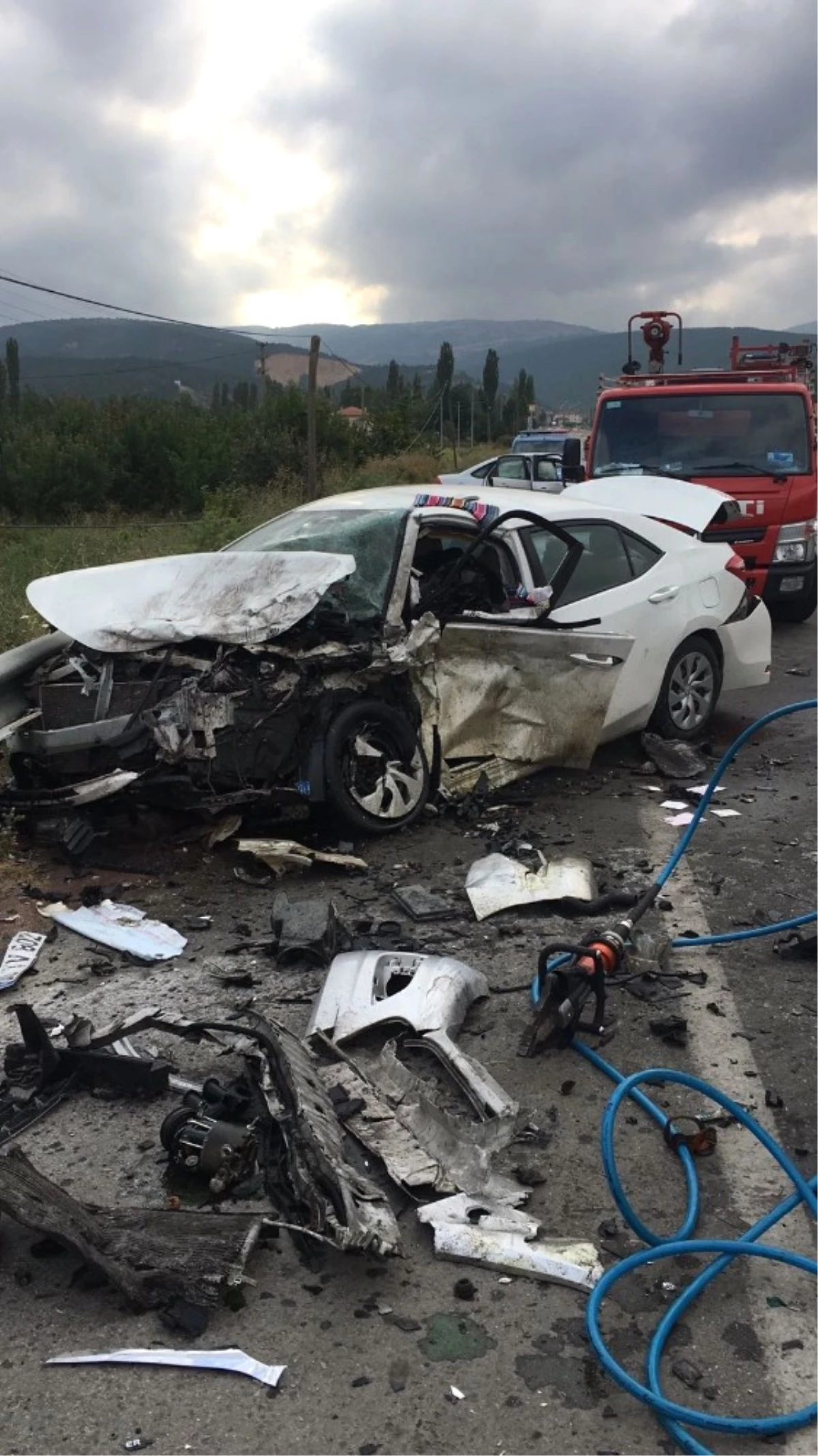 Amasya\'da İki Otomobil Çarpıştı: 1 Ölü, 3 Yaralı