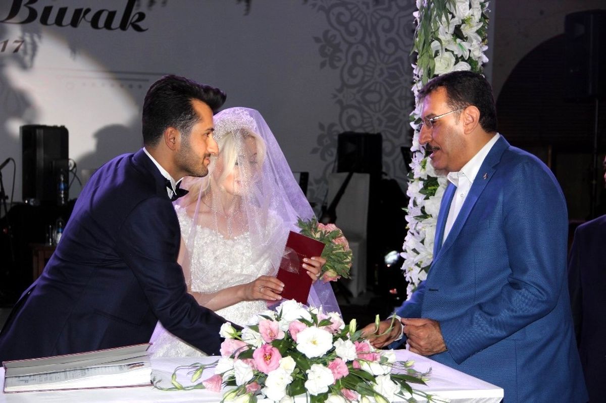 Bakan Tüfenkci Nevşehir\'de Nikah Şahitliği Yaptı