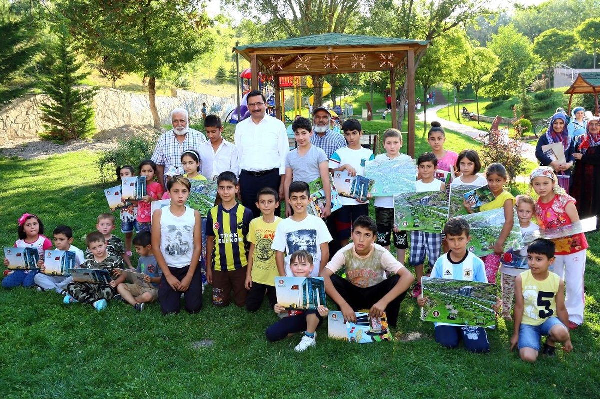 Başkan Ak "Halk Günü Buluşmaları" İçin Osmangazi Mahallesi\'nde