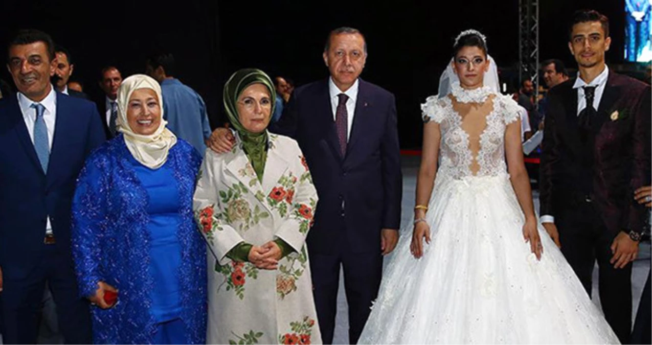 Erdoğan, Milli Tekvandocuların Antalya\'daki Düğün Törenine Katıldı