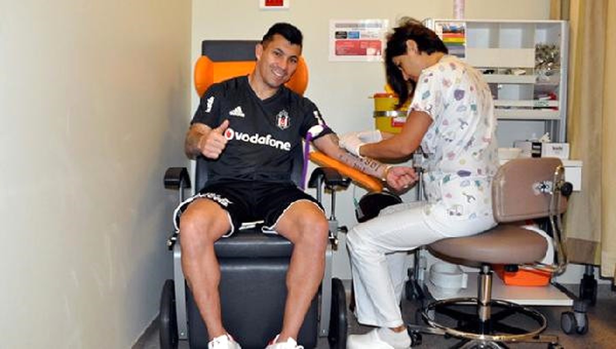 Gary Medel Sağlık Kontrolünden Geçti ve 3 Yıllık Sözleşme Yapıldı