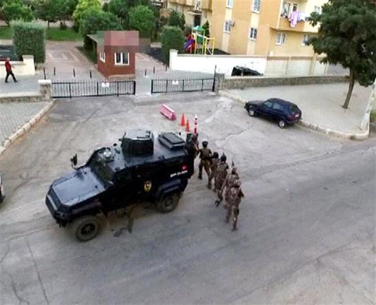 Gaziantep\'te 200 Polisle PKK Operasyonu: 11 Gözaltı
