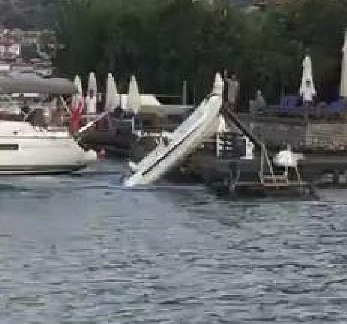 Marmaris\'te Zodyak Botla Şovda Facia Ucuz Atlatıldı