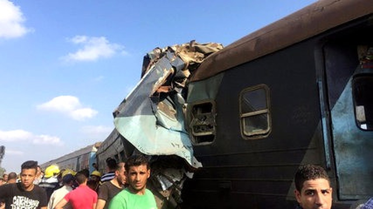 Mısır\'da Tren Kazası: En Az 36 Ölü Yüzlerce Yaralı