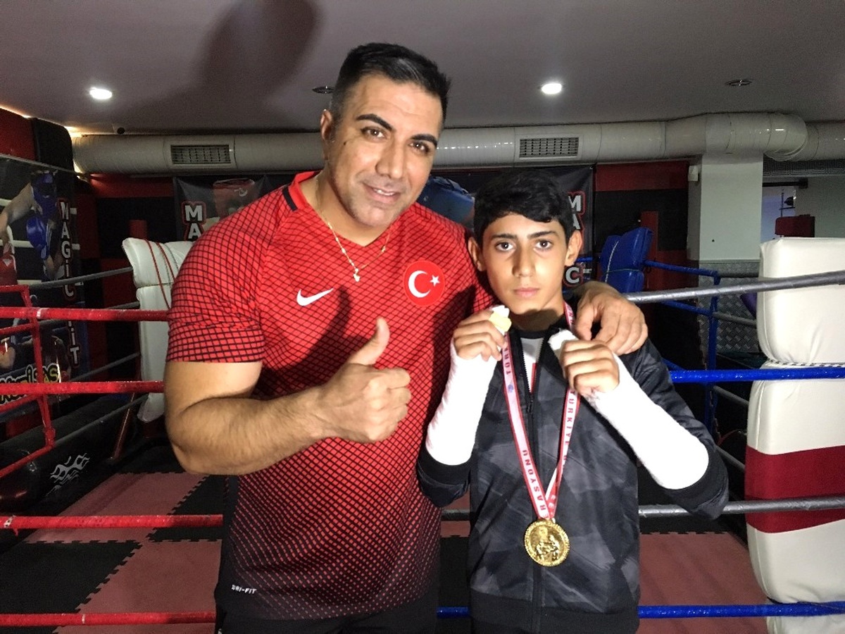 Oyunda İki Elinin Parmakları Kırıldı, Türkiye Şampiyonu Oldu