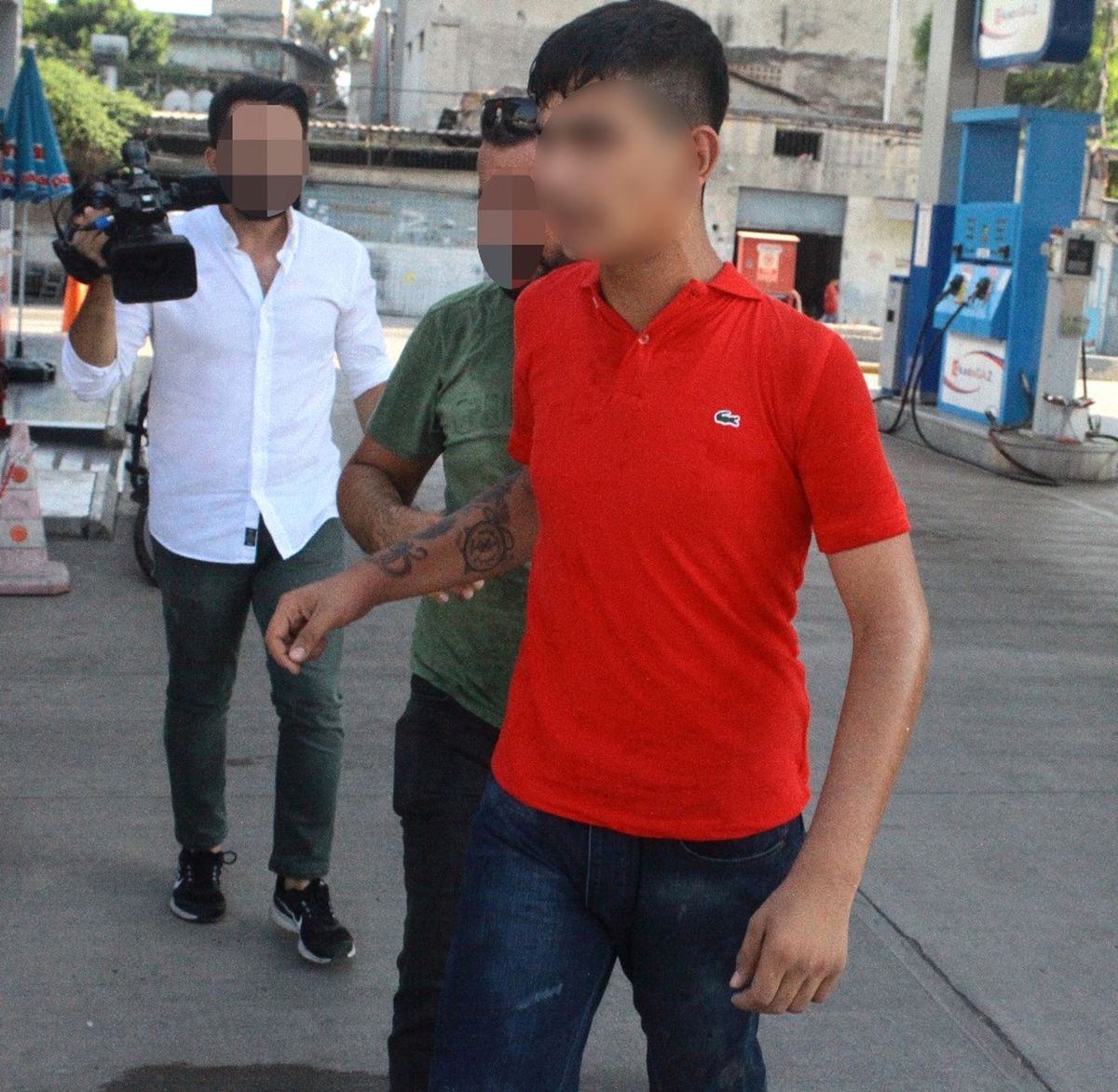 Polisi Görünce Uyuşturucu Hapları Poşetiyle Birlikte Yuttu