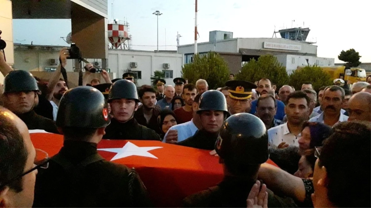 Şehit Jandarma Uzman Onbaşı Şahan Sezer\'in Naaşı Sinop\'a Getirildi