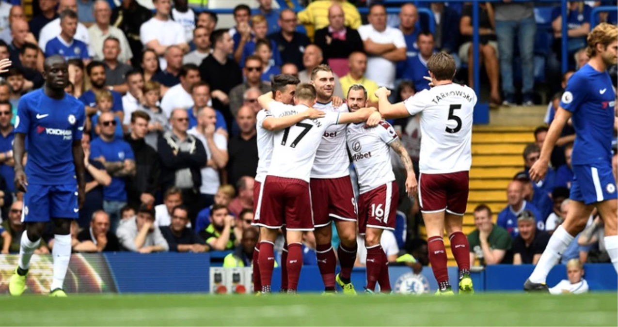 Son Şampiyon Chelsea, Sezonun İlk Maçında Evinde Burnley\'e 3-2 Yenildi