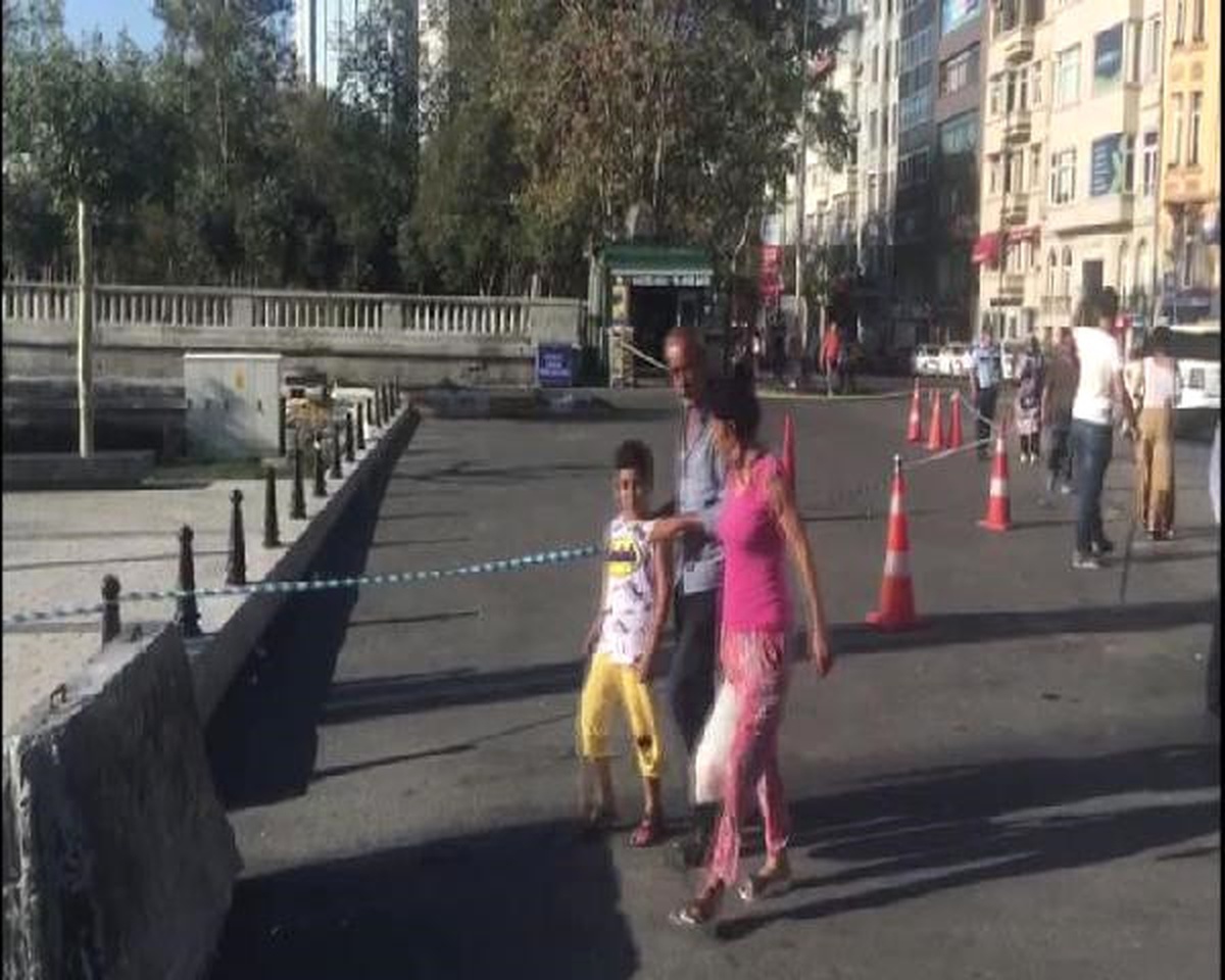 Taksim\'de Şüpheli Paket Alarmı (1)