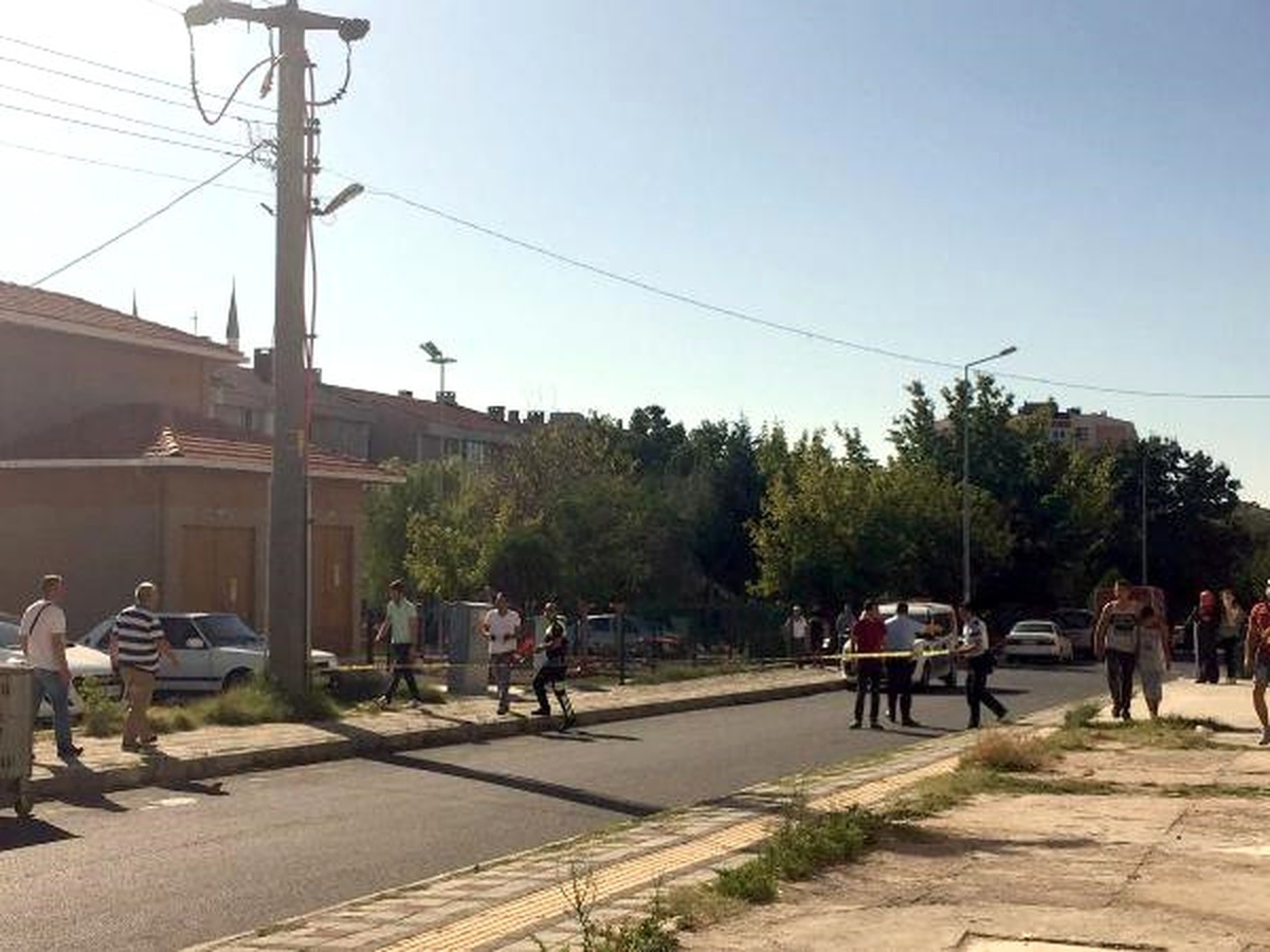 Tartıştığı Kişiyi Bacaklarından Vurdu
