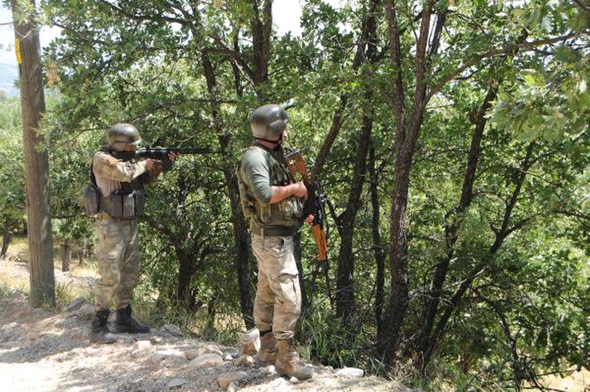 Tunceli\'de PKK\'lıların Bulunduğu Bölge Ateş Altına Alındı