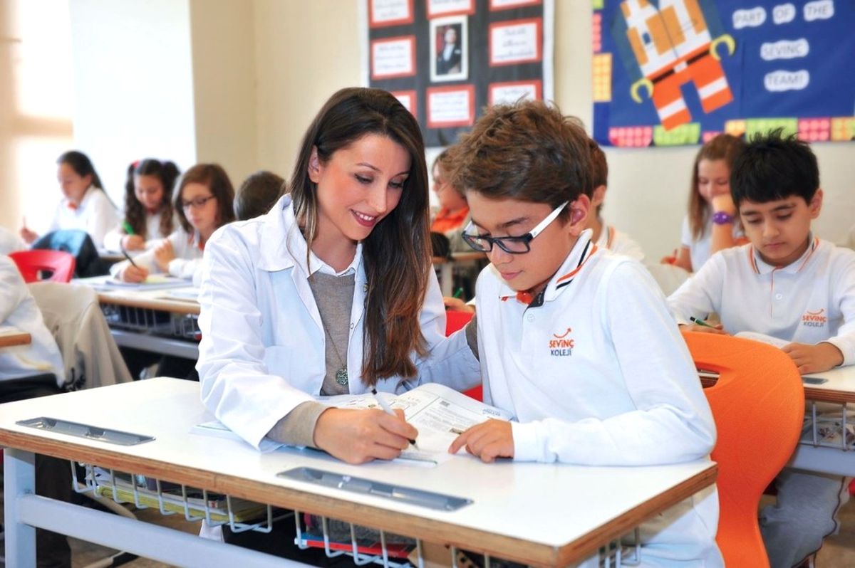 Yalnızca Öğrenciler Değil Öğretmenler de Eğitim Alıyor
