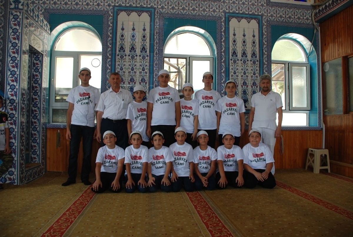 Yaz Kur\'an Kursu\'nu Başarıyla Tamamladılar