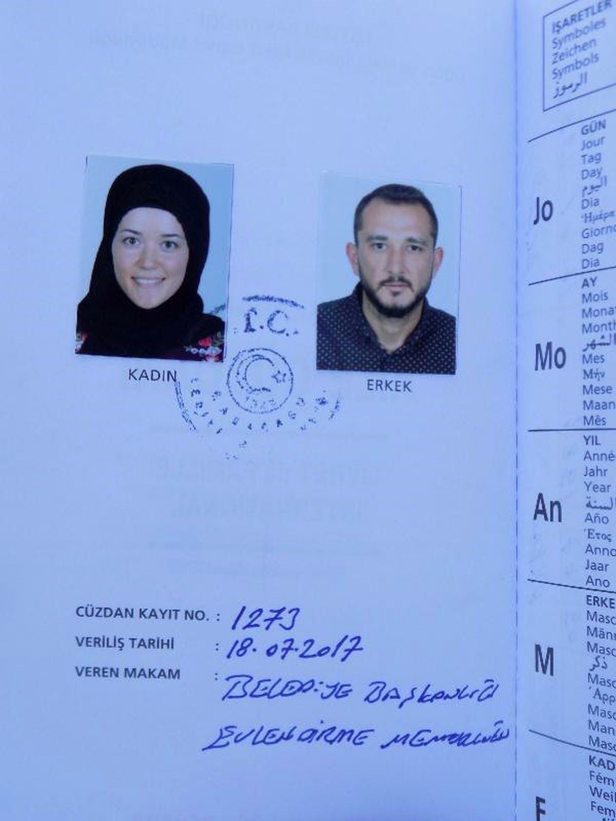 Yeni Evlenen Çifte Nikah Kaydı Şoku