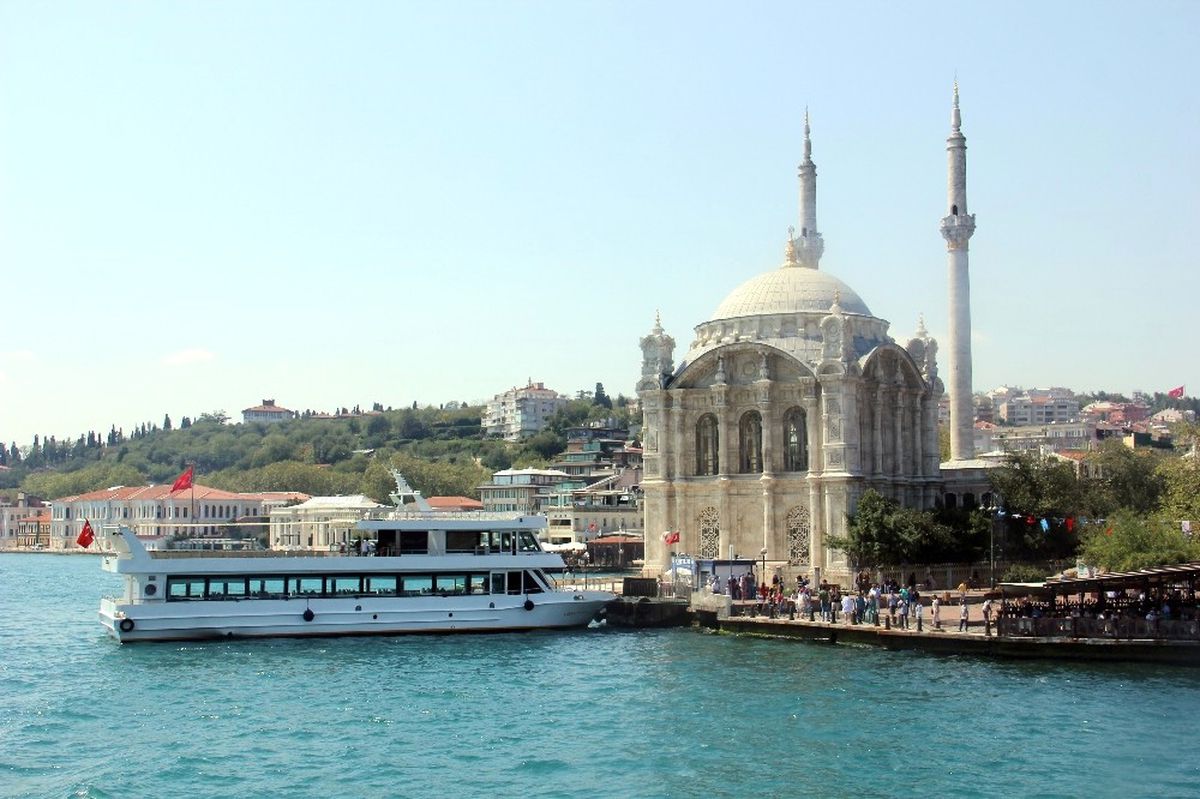 Yıllardır İstanbul\'da Yaşayan Kadınlar Boğazı İlk Kez Gördüler