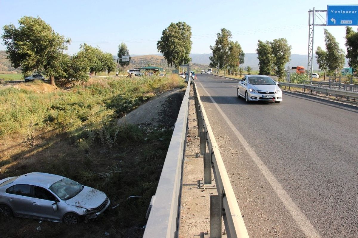 Aydın\'da Otomobil Köprüden Uçtu: 4 Yaralı