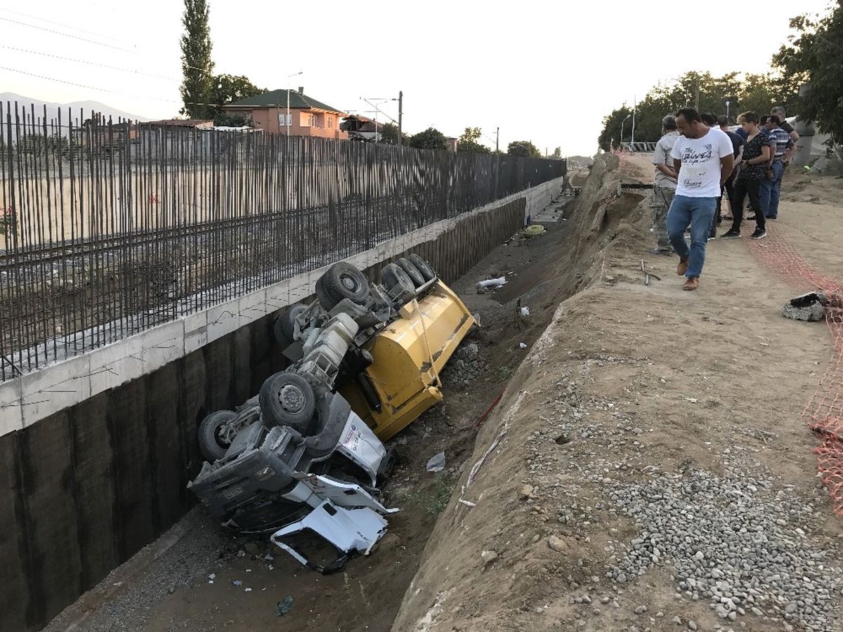 Baba ile Oğlu Feci Kaza Ayırdı