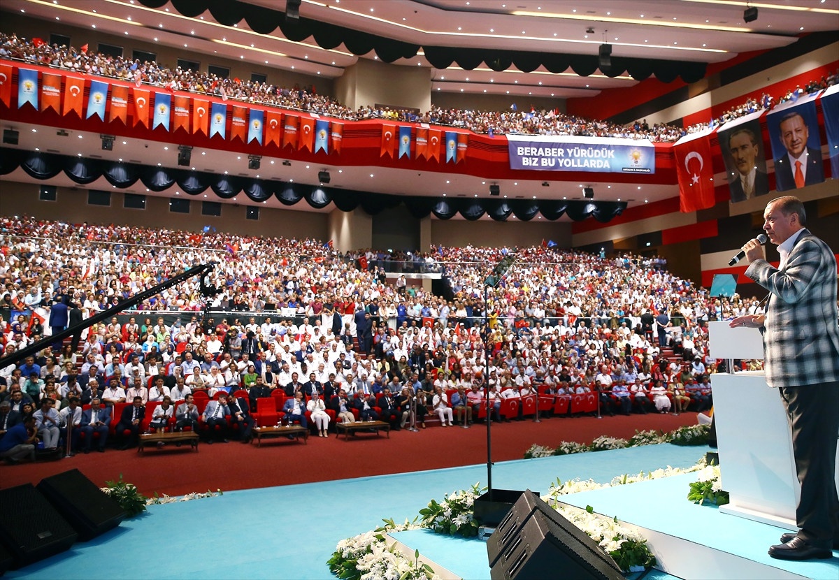 Cumhurbaşkanı ve AK Parti Genel Başkanı Erdoğan: "Ana Muhalefetin Başındaki Zat, Ülkesinin Aleyhine...