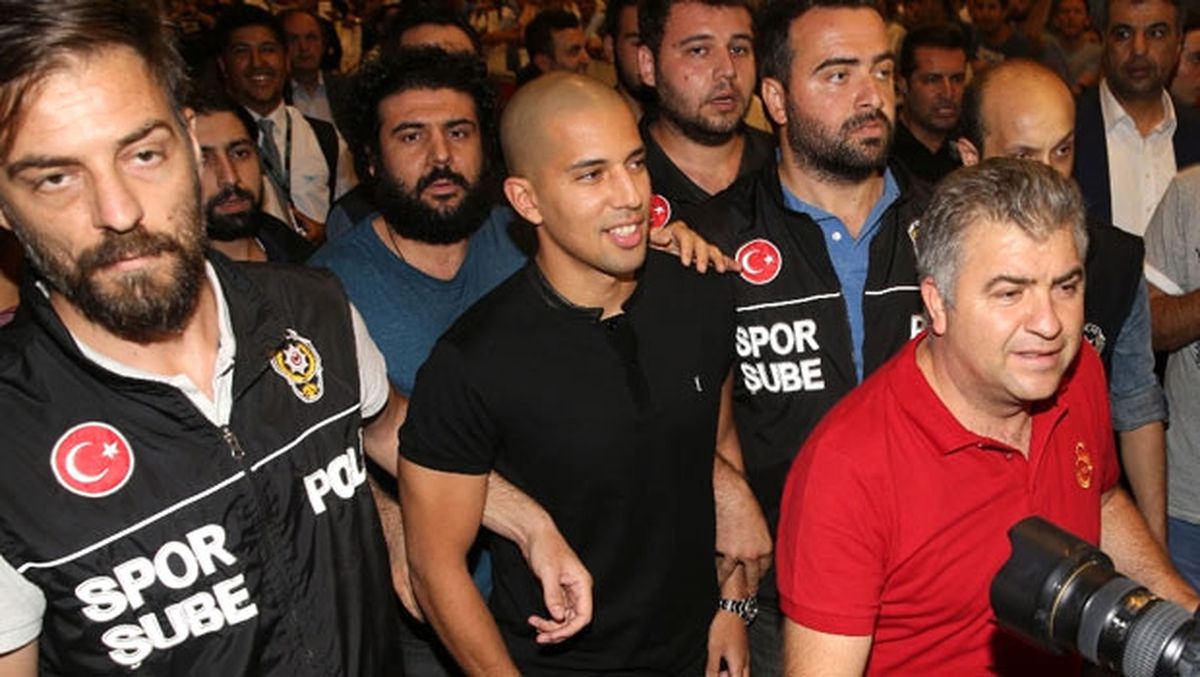 Feghouli İstanbul\'a Geldi