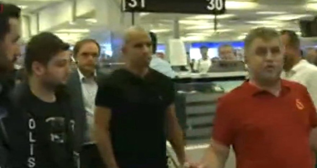 Galatasaray\'ın Yeni Transferi Feghouli, İstanbul\'a Geldi.