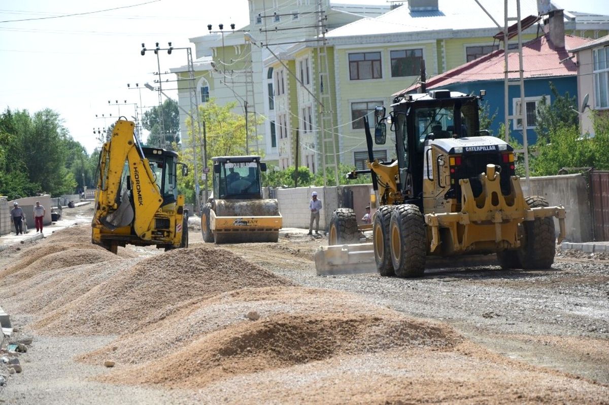 İpekyolu Belediyesinden Yol Yapım Çalışması