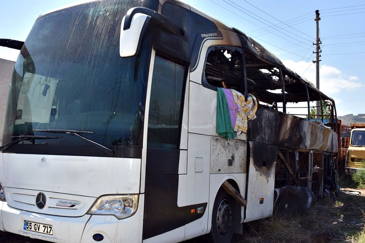 Kastamonu\'da 46 Yolcunun Bulunduğu Otobüs Alev Alev Yandı