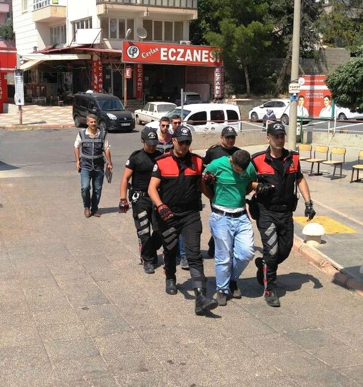 Oto Fareleri Suçüstü Yakalandı